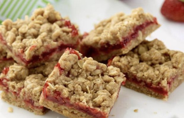 Strawberry Oatmeal Bars