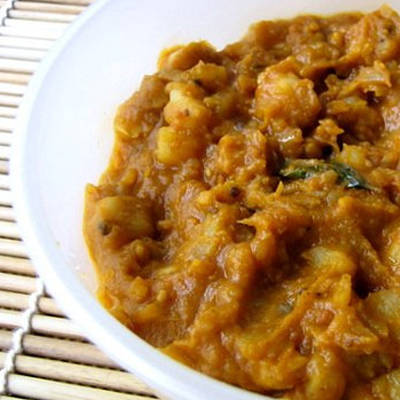 Aloo Chana (Chickpeas with Potatoes)